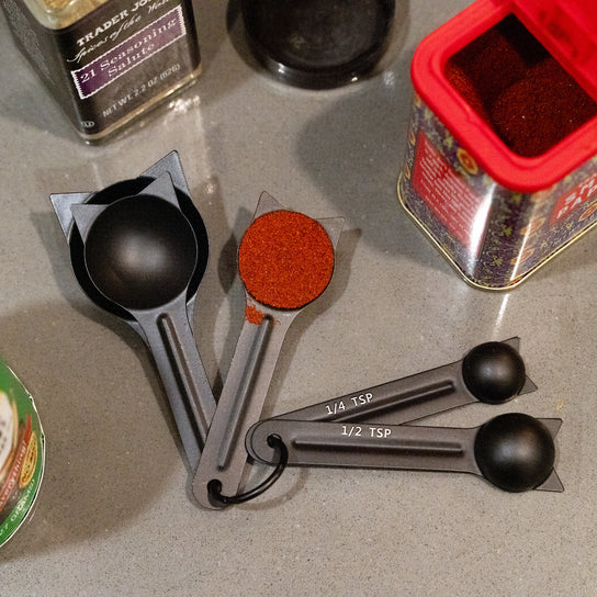 Cat measuring spoons