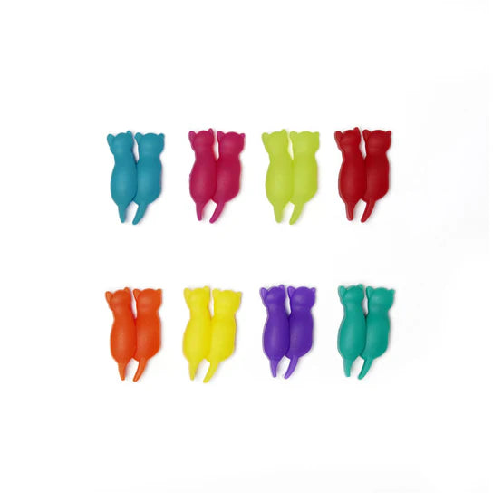Rainbow cat drinks markers