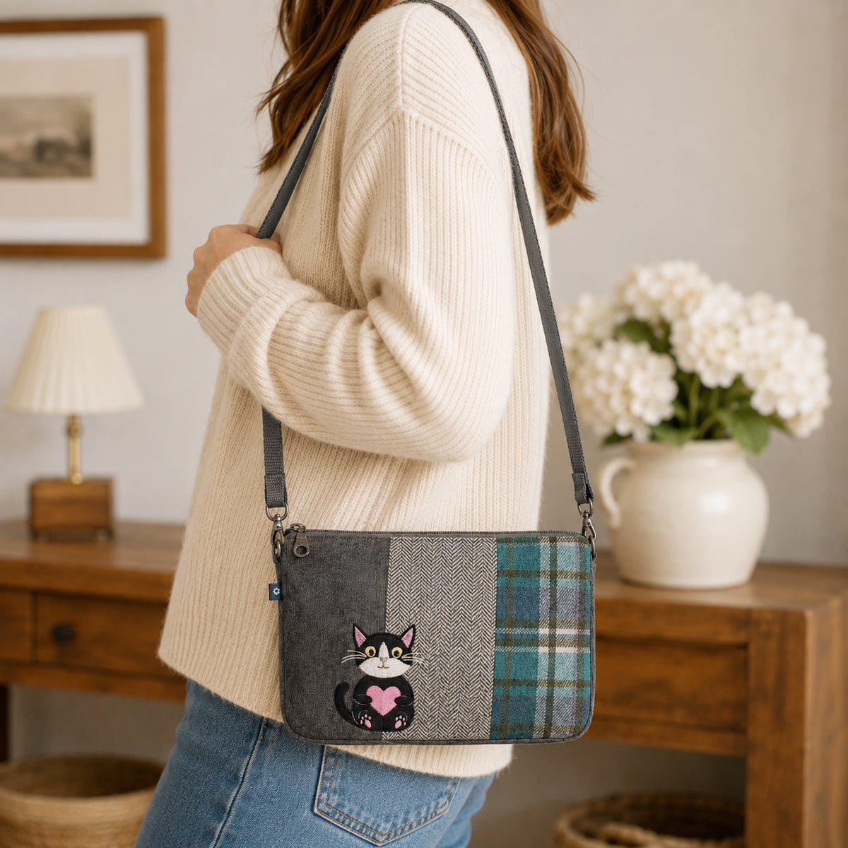 Tweed messenger bag - cat and heart