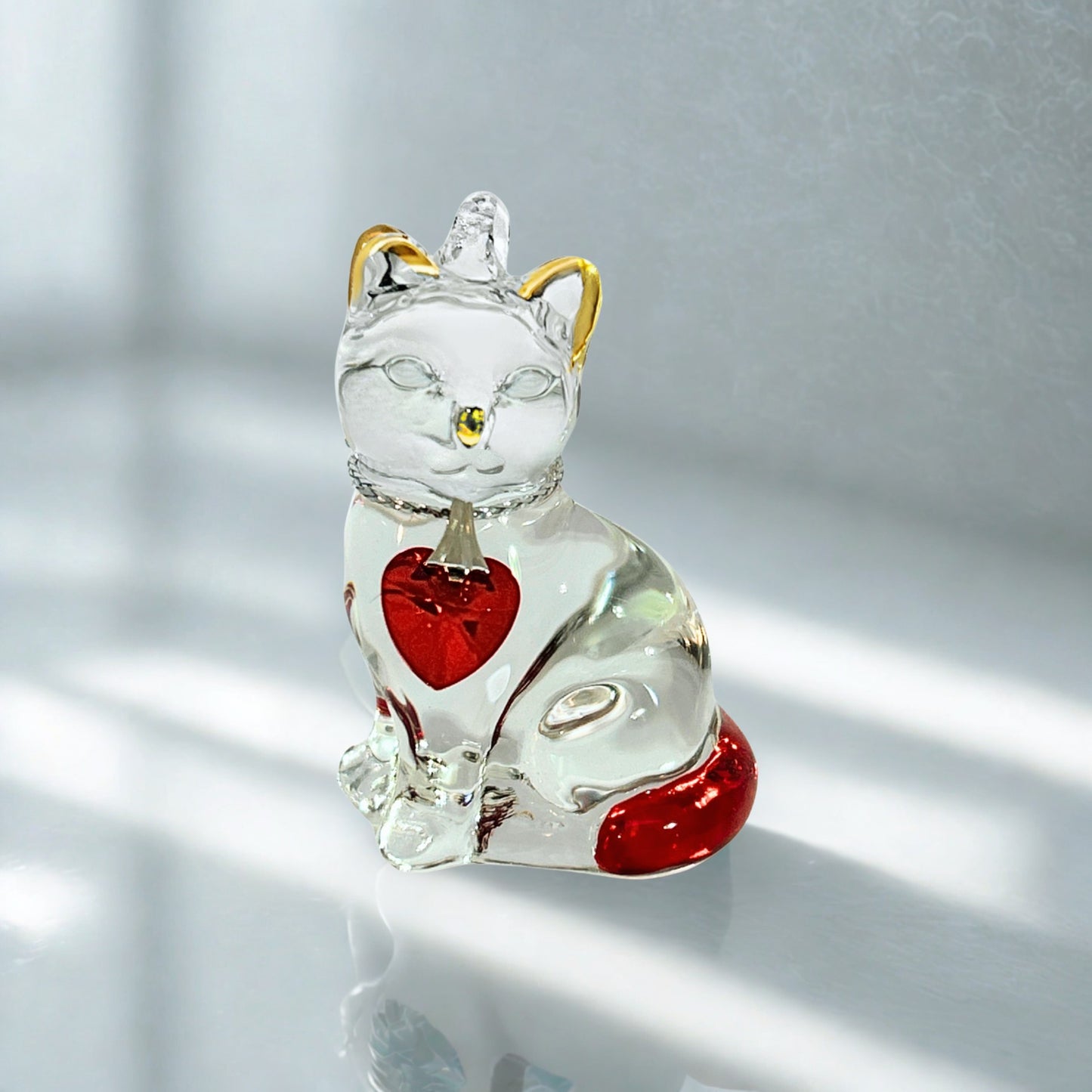 Pretty glass kitty decoration
