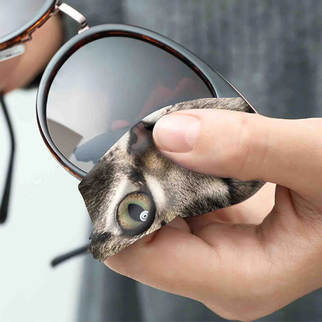 Cat lens cleaning cloth