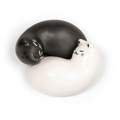 Cat salt and pepper shakers